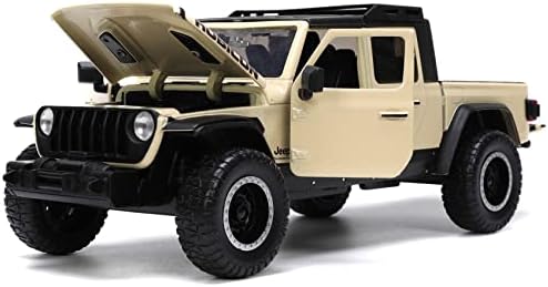 Jada Toys Just Trucks 1:24 2020 Jeep Gladiator Cast Car bronzeado com rack de pneus, brinquedos para crianças