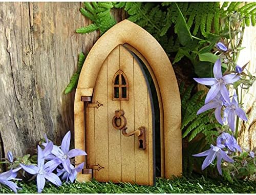 Pendure -se a porta da porta da porta do kit de madeira da porta do ornamento solto. Três decoração de madeira e pendura a estátua de pug gnome