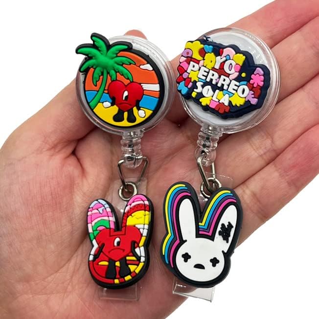 6pcs Badge bobina Bad Bunny/Cartoon Cute Ratilheiro retrátil Crachado de emblema com extensão de cordão de 30