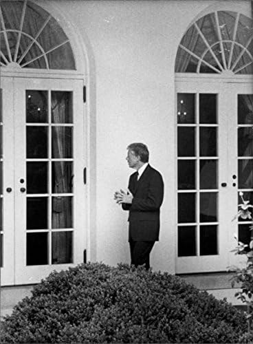 Foto vintage de Jimmy Carter do lado de fora.