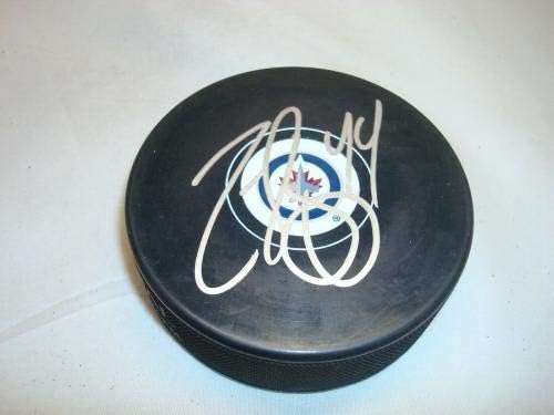 Zach Bogosian assinou o Winnipeg Jets Hockey Puck Autografado PSA/DNA CoA 1A - Pucks de NHL