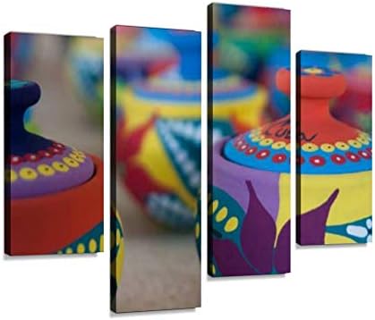 Close up em conjuntos de pinturas de cerâmica mexicana pintadas à mão coloridas