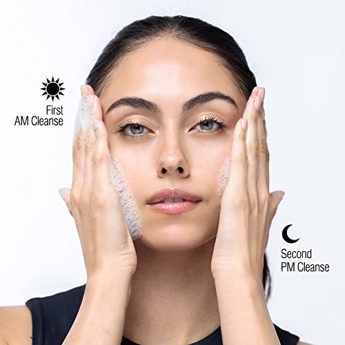 Cleanser facial suave de alquimista adulto. Lavagem de limpeza do rosto em gel que hidrata e limpa a pele.