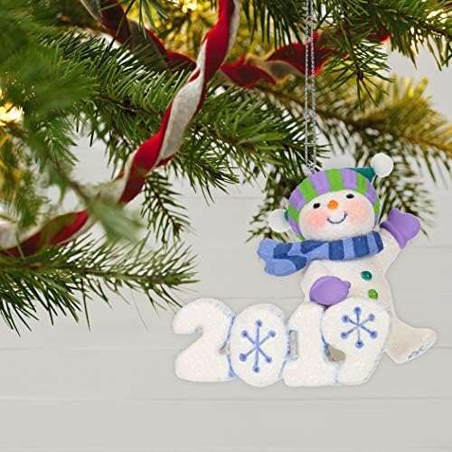 Hallmark lembrança 1299qxr9029 Ornamento de Natal 2019 ano datado de Frosty Fun Decade Snowman