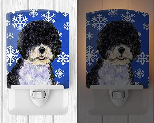 Tesouros de Caroline SS4628Cnl Português Dog Dog Winter Flakes Snow Férias Cerâmica Night Light, compacta, certificada