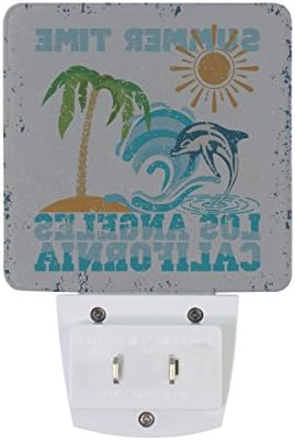 NAANLE Conjunto de 2 palmeiras tropicais de verão com golfinhos ondas ondas Big Sun California Los Angeles Design Auto Sensor Led Dusk To Dawn Night Light Plug in Indoor for Adults